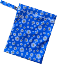 Load image into Gallery viewer, Daisy daisy (medium wet bag)