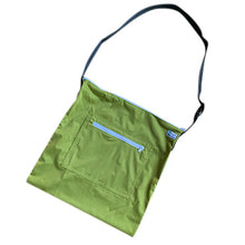 Load image into Gallery viewer, Block colour &#39;The Square&#39; (crossbody wet bag)