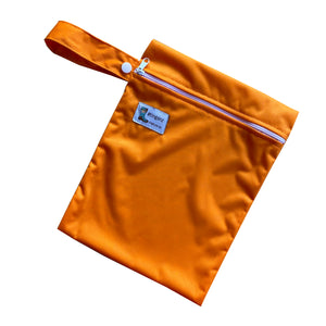 Block colour (inbetweener wet bag)