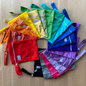 Block colour (inbetweener wet bag)