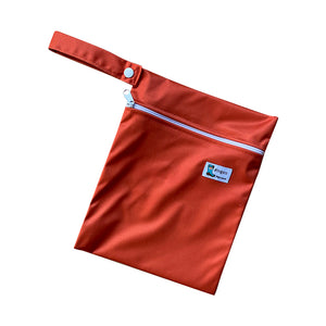 Block colour (inbetweener wet bag)