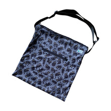 Load image into Gallery viewer, Lucky &#39;The Square&#39; (crossbody wet bag)